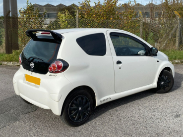 Dachspoiler Heckspoiler Spoiler V2 passend für Toyota Aygo 05-14