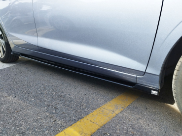 Preview: Seitenschweller passend für Hyundai i20 2020- in GLANZ SCHWARZ