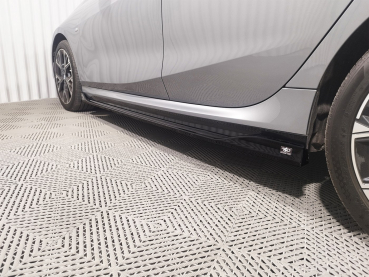 Preview: Seitenschweller passend für BMW 1er F70 M-Paket 24- in GLANZ SCHWARZ