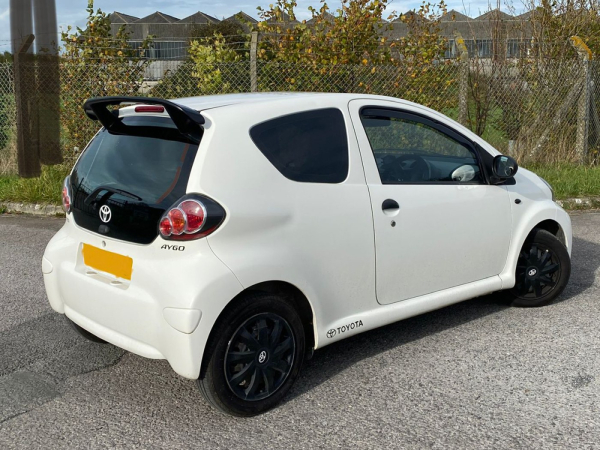 Dachspoiler Heckspoiler Spoiler V2 passend für Toyota Aygo 05-14