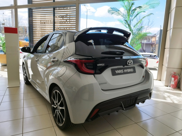Dachspoiler Heckspoiler Spoiler passend für Toyota Yaris 2020-