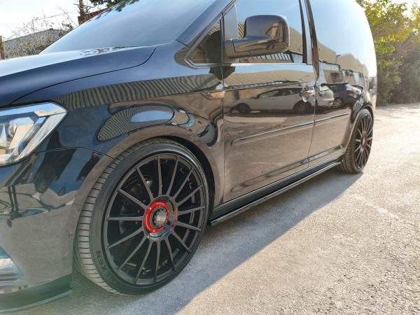 Seitenschweller passend für VW Caddy 2015-2021 in GLANZ SCHWARZ