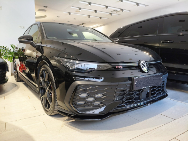 Frontspoiler passend für VW Golf 8 GTI GTE R-Line in GLANZ SCHWARZ 2024-