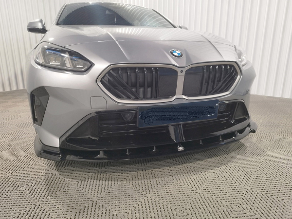 Frontspoiler passend für BMW 1er F70 M-Paket 24- in GLANZ SCHWARZ