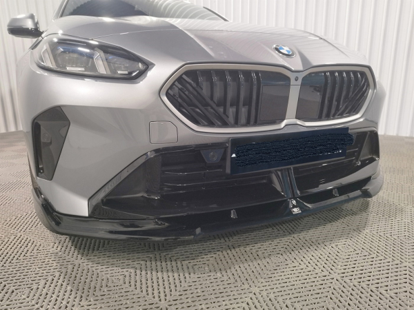 Frontspoiler passend für BMW 1er F70 M-Paket 24- in GLANZ SCHWARZ