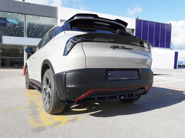 Heckdiffusor passend für Alfa Romeo Junior 2024- in GLANZ SCHWARZ