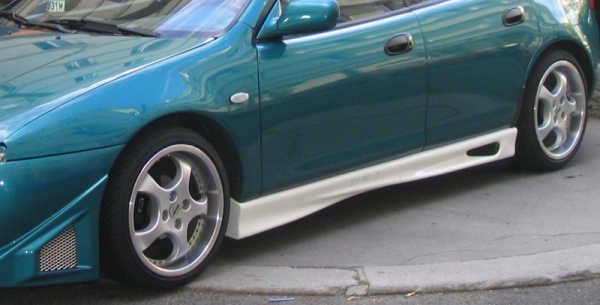 Satz Seitenschweller passend für Mazda 323 (FBA)